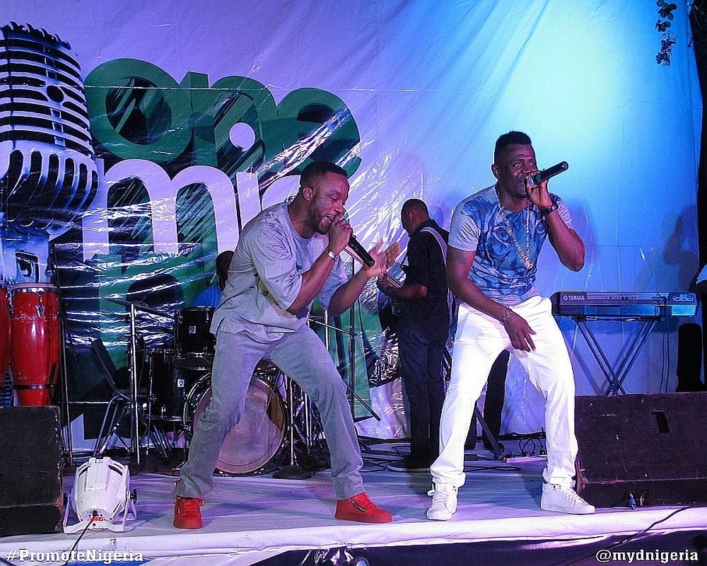 Iyanya & Baci on stage