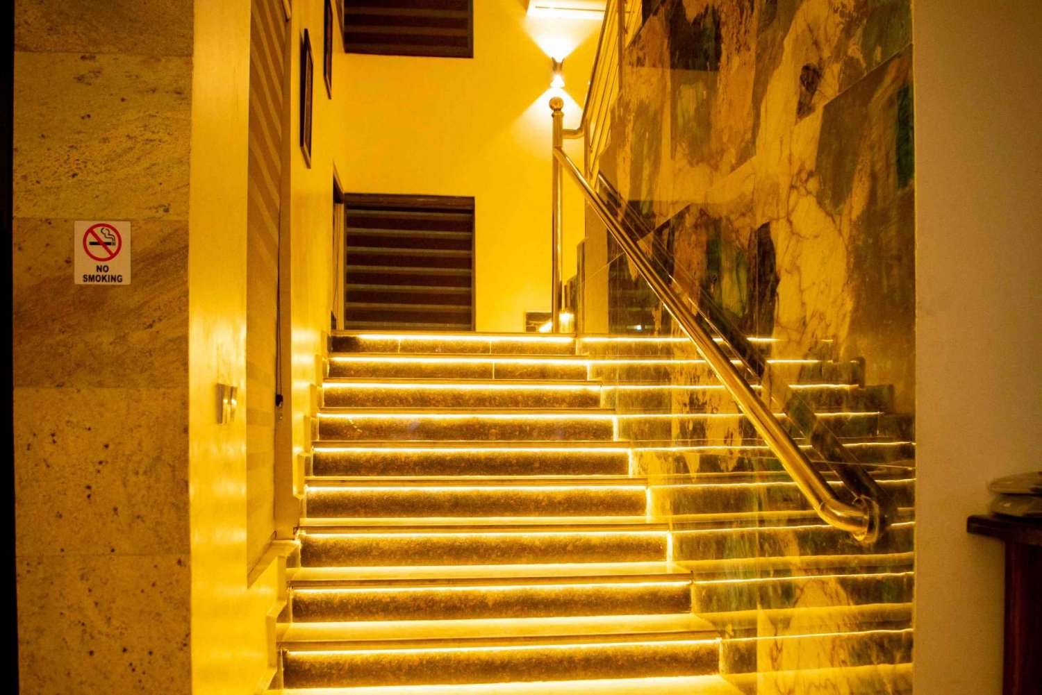 'Rosmohr Gold Hotel: Fuga luxuosa'