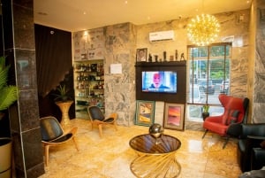 'Rosmohr Gold Hotel: Luxurious Escape'