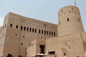 Sulttaanivaltion kauneus 3 päivää - Omanin kiertomatkapaketti