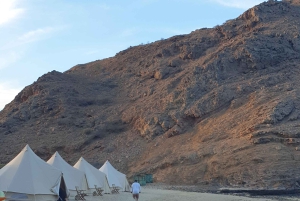 宿泊を伴うデイマニヤット諸島へのキャンプ