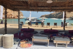 宿泊を伴うデイマニヤット諸島へのキャンプ