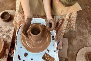 Burgen, Ton & Kultur: Ein Tag in Nizwa & Bahla