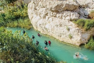 De Mascate: Tour particular por Wadi Shab e Bimmah SinkHole