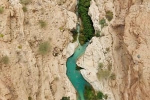 De Mascate: Tour particular por Wadi Shab e Bimmah SinkHole