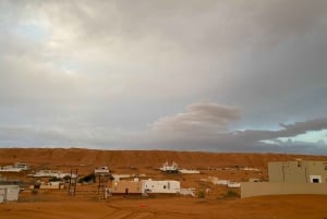Da Muscat: Tramonto sulle sabbie di Wahiba con cena nel campo deserto