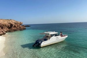 Daymaniyat islands: Visiting and snorkeling in Daymaniyat...