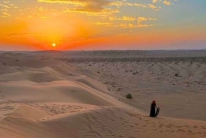 Pustynne safari - zachód słońca - na pustyni Empty Quarter