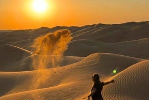Pustynne safari - zachód słońca - na pustyni Empty Quarter