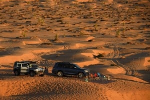 Safari por el desierto con puesta de sol