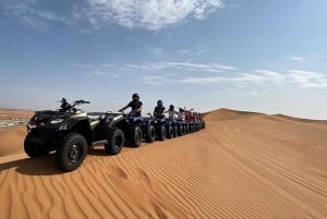 VIPバーベキューディナーとクワッドバイキング付きデザートサファリ（オプション