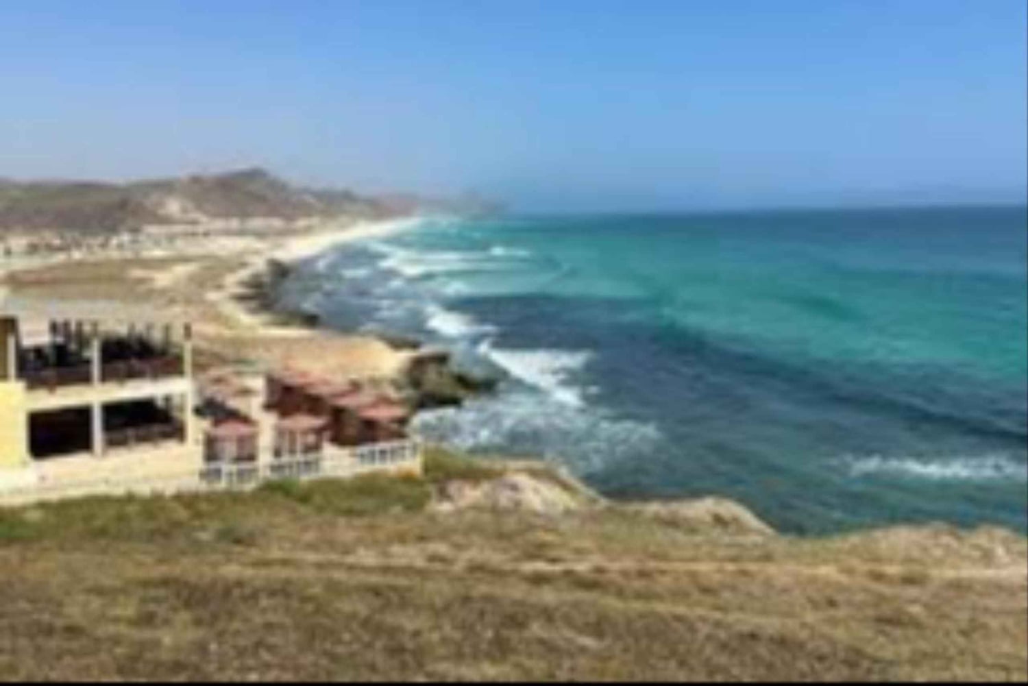 استكشف شواطئ صلالة الغربية وشواطئ الفزاية الكاريبية في الشرق