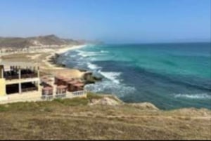 استكشف شواطئ صلالة الغربية وشواطئ الفزاية الكاريبية في الشرق