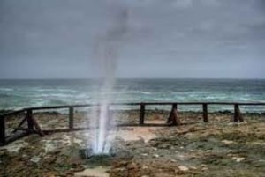 استكشف شواطئ صلالة الغربية وشواطئ الفزاية الكاريبية في الشرق