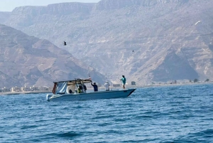Fishing & Islands Tour in Suda, Al-Haskiyah, & AlHallaniyat