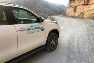 من دبي: جولة مسندم خصب مع رحلة بالقارب وسفاري