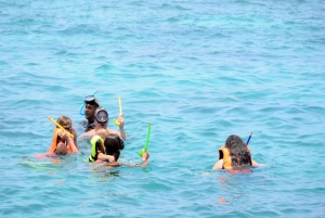 Dubai: Oman Cruise with Snorkeling, Lunch, & Hotel Transfers