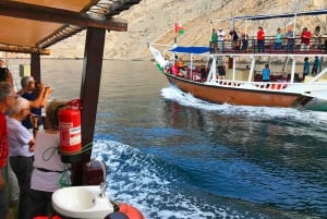 Au départ de Khasab : Visite d'une demi-journée de plongée en apnée avec observation des dauphins.