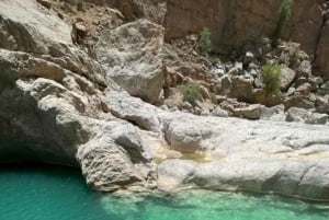 From Muscat: 3-Day Nizwa, Desert, Turtle, Wadi Shab