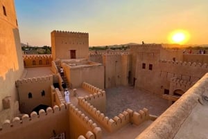 من مسقط: 3 أيام في نزوى والصحراء والسلحفاة ووادي شاب