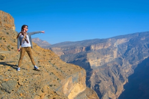 From Muscat: Day Trip to Jebel Shams, Oman's Grand Canyon
