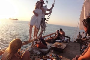 From Muscat: Dimaniyat Islands Snorkeling Tour