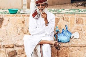 من مسقط: يوم كامل إلى نزوى الجبل الأخضر ببركة المعز