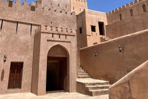 Fra Muscat: Heldagstur til Nizwa-Misfat Al Abriyeen-Al Hamra