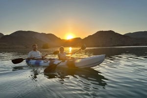 Da Muscat: Kayak a Khor al khairan al tramonto. Privato