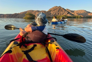 Muscatista : Khor al khairanin kajakki auringonlasku. Yksityinen