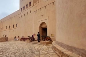 Fra Muscat: Nizwa & Al Hamra guidet historisk tur