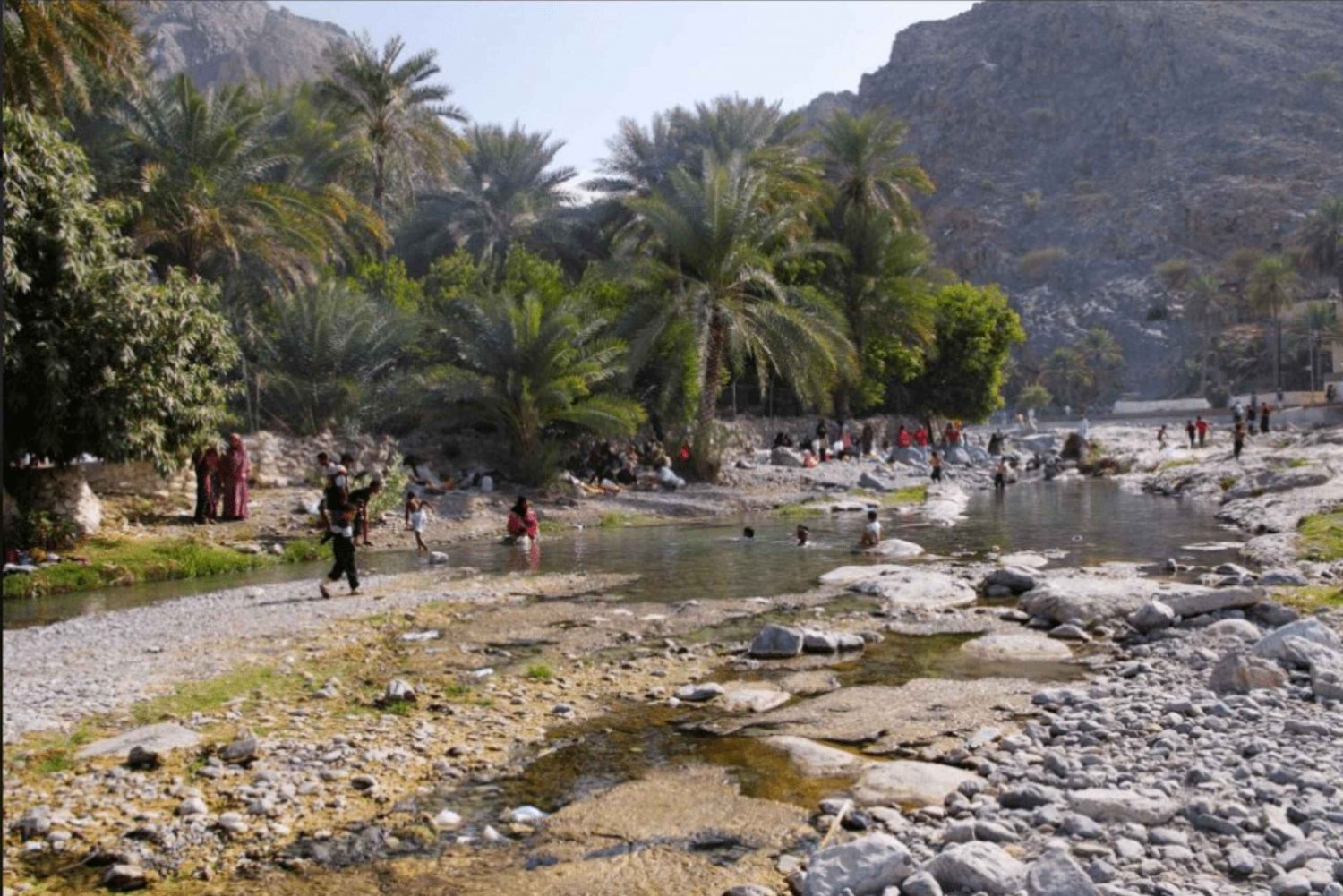 From Muscat: North Dunes and Wadi Hot Spring Tour with Lunch