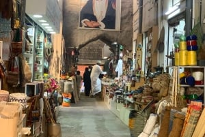 De Mascate: Museu Oman Across Ages e Nizwa - tour particular