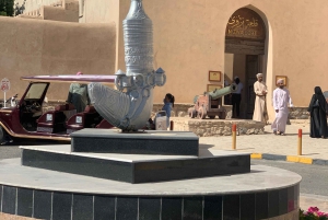 Från Muscat: Oman Across Ages Museum och Nizwa-Privat tur