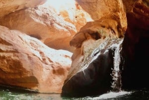 من مسقط: جولة خاصة في وادي الشاب وبمة سينكهول