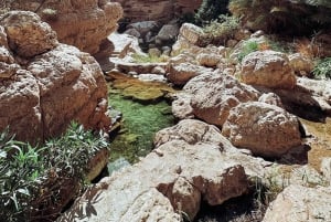 من مسقط: جولة خاصة في وادي الشاب وبمة سينكهول