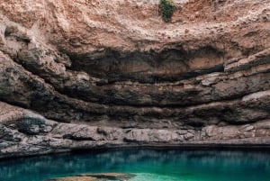 من مسقط: جولة خاصة في وادي الشاب وبمة سينكهول