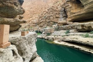 من مسقط: جولة خاصة في وادي الشاب وبمة سينكهول