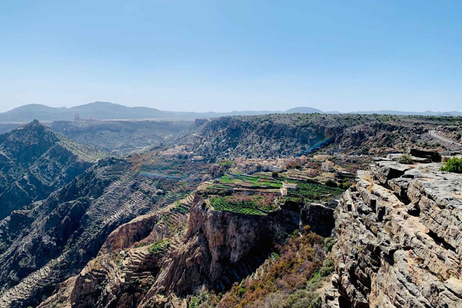 من مسقط: جولة الورد في الجبل الأخضر مع الغداء