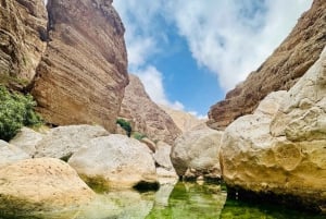 Z Muscat: 1-dniowa wycieczka do Wadi Shab i Bimmah Sinkhole