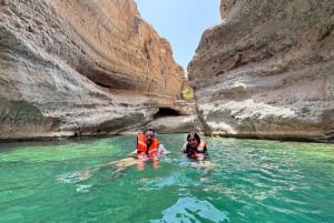 From Muscat: Wadi Shab & Bimmah Sinkhole Full-Day Tour