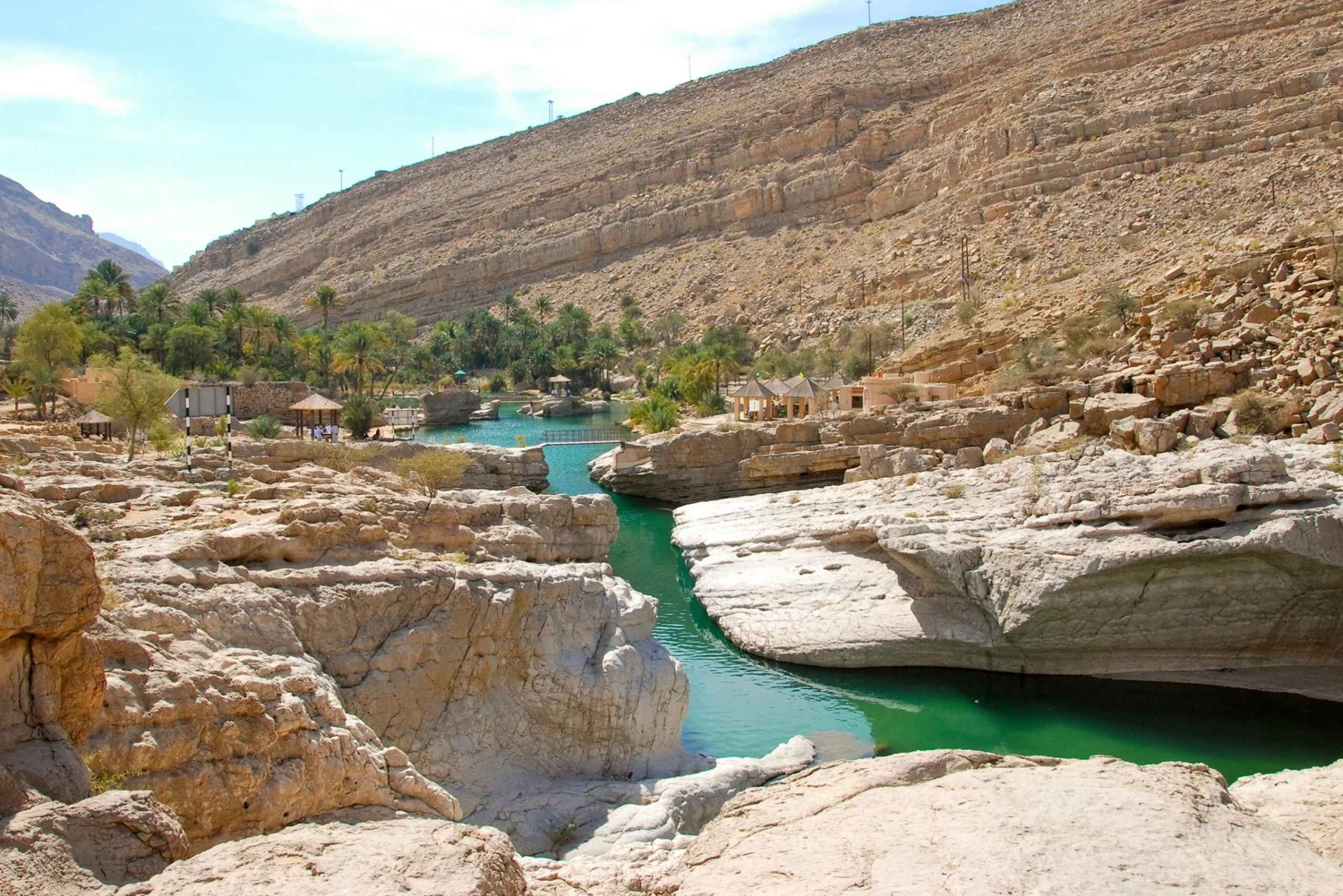 من مسقط: تجربة رمال وهيبة وصحراء وادي بني خالد