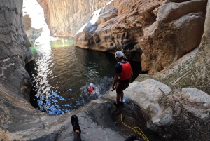 Tour d'avventura di un giorno intero attraverso il Canyon del Serpente (Jebel Shams)