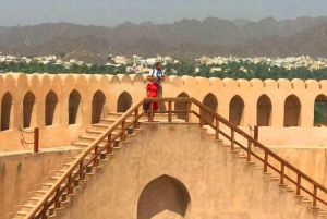 Vanuit Muscat: Hele dag naar Nizwa-Jabal Akhdar-Birkat Al Moz