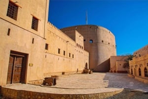 Full-Day to Nizwa Market & Fort-Jabreen Castle-Bahla Fort