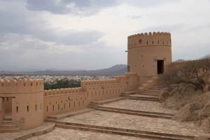 Journée complète à Wadi Bani Awf-Balad Sayt-Nakhal Fort-Hot Spring