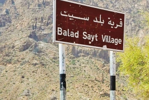 Heldagstur til Wadi Bani Awf-Balad Sayt-Nakhal Fort-Hot Spring