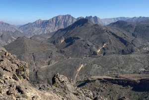 Heldagstur til Wadi Bani Awf-Balad Sayt-Nakhal Fort-Hot Spring
