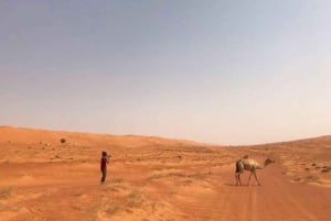 Von Muscat: Ganztägiger Ausflug nach Wahiba Sands-Wadi Bani Khalid