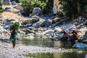 جولة ليوم كامل إلى قرية ويكان - قلعة نخل - الينابيع الساخنة